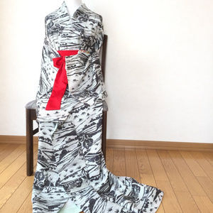 Japanese Kimono Robe / Vintage Silk Kimono…